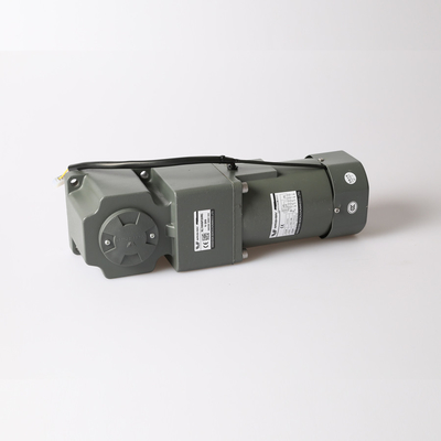 110V 220V أحادي / ثلاث مراحل AC / DC التعريفي موتور مدمج مع وحدة تحكم في السرعة